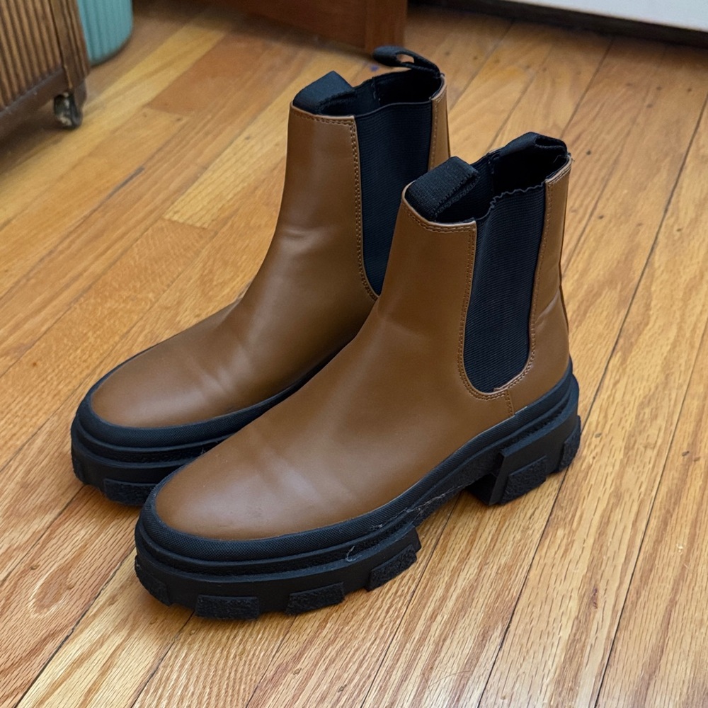 Zara Brown Chelsea Boot